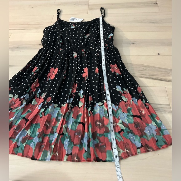 NWT Forever21 Polka Dot/Floral Dress Medium - Picture 3 of 11